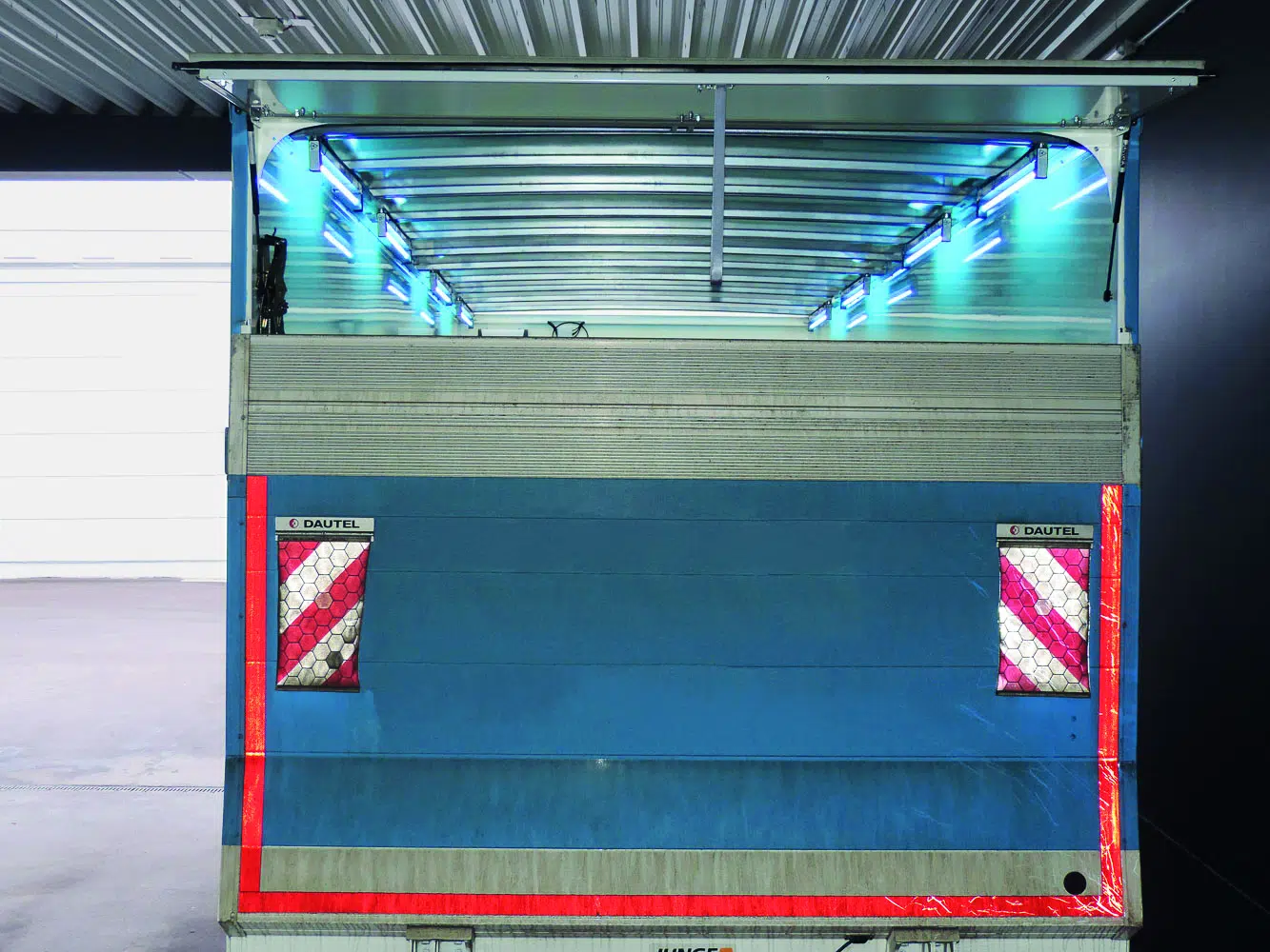 dekontaminering af Lastrum med UV-C dekontaminering af Lastrum i lastbil med UV-C lys